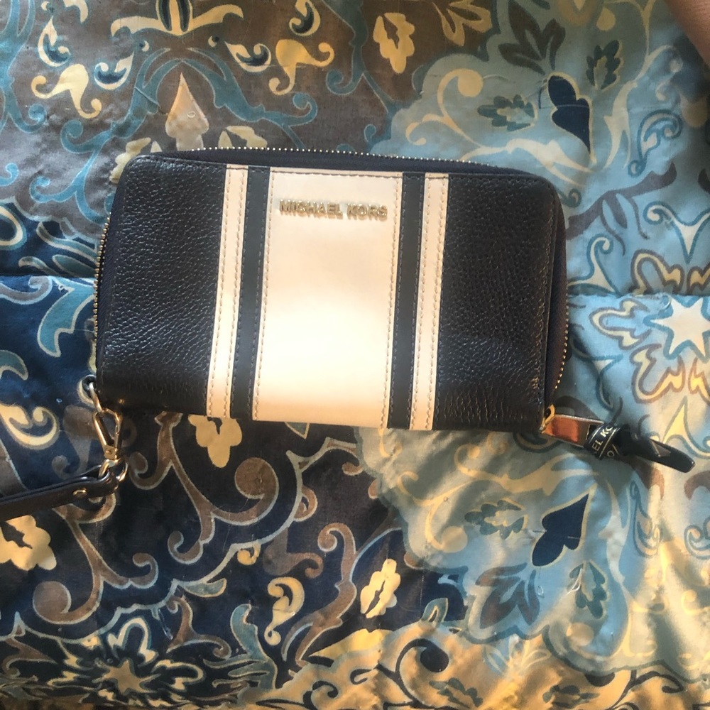 Michael kors wallet/phone holder/wristlet
